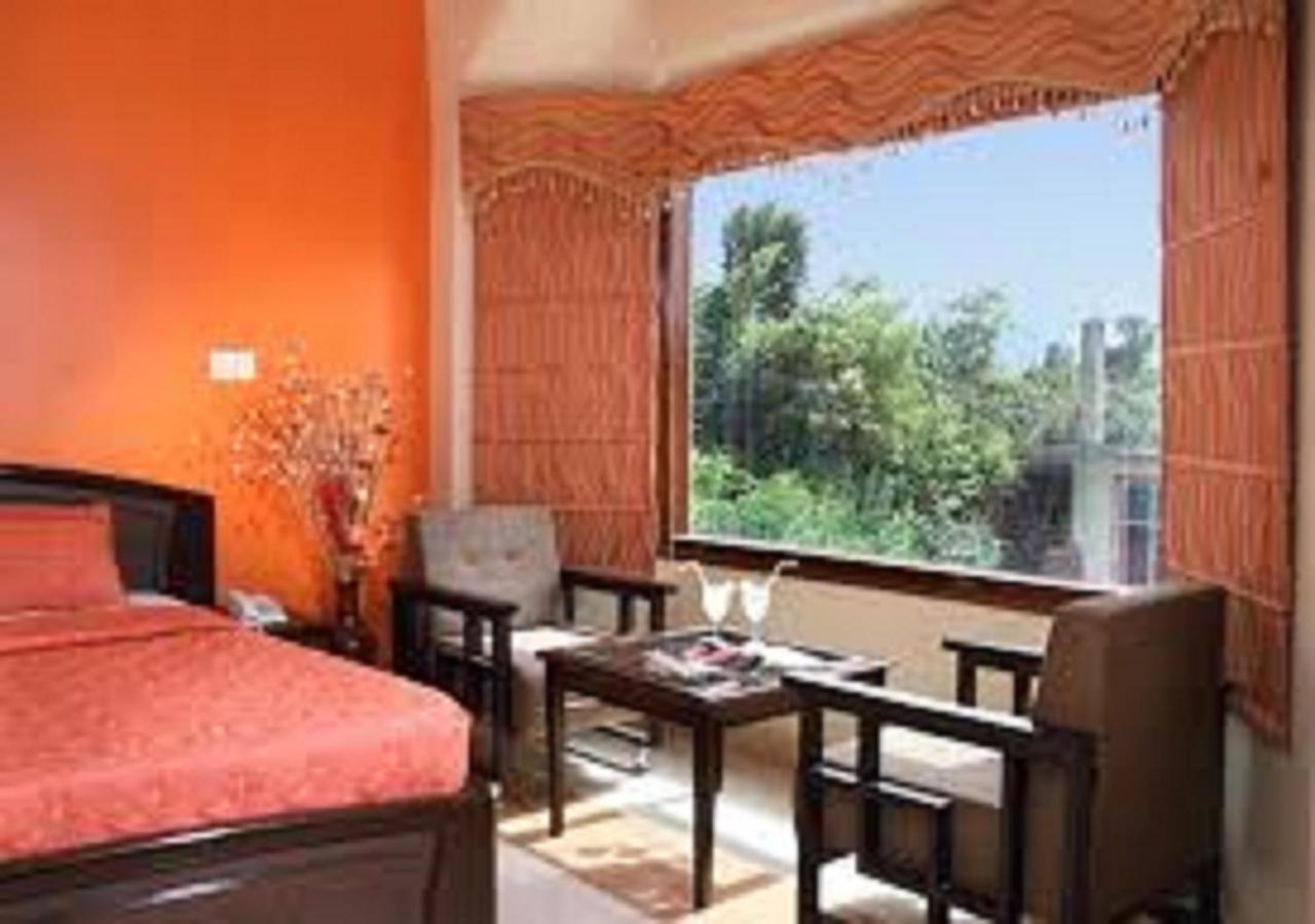 Polo Regency Hotell Sundarnagar Exteriör bild