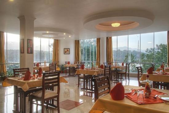 Polo Regency Hotell Sundarnagar Exteriör bild